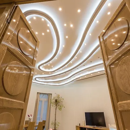 Famousali10 Luxury * Budapeşte